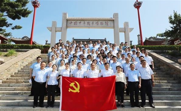 威海产投集团开展庆“七一”系列活动